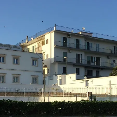 Grand Royal מלון פומפיי