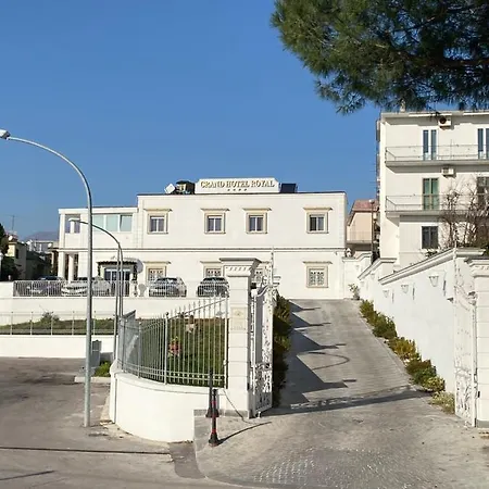 Grand Royal פומפיי