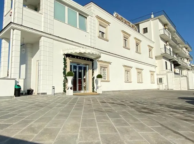 Отель Grand Royal 4*