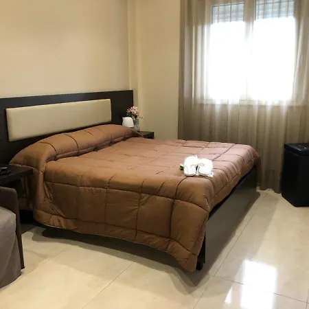 Grand Royal فندق