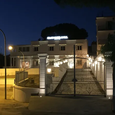 Hotel Grand Royal