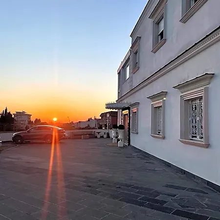 Hotel Grand Royal Pompeja