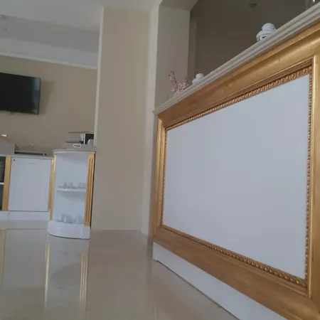 Hotel Grand Royal